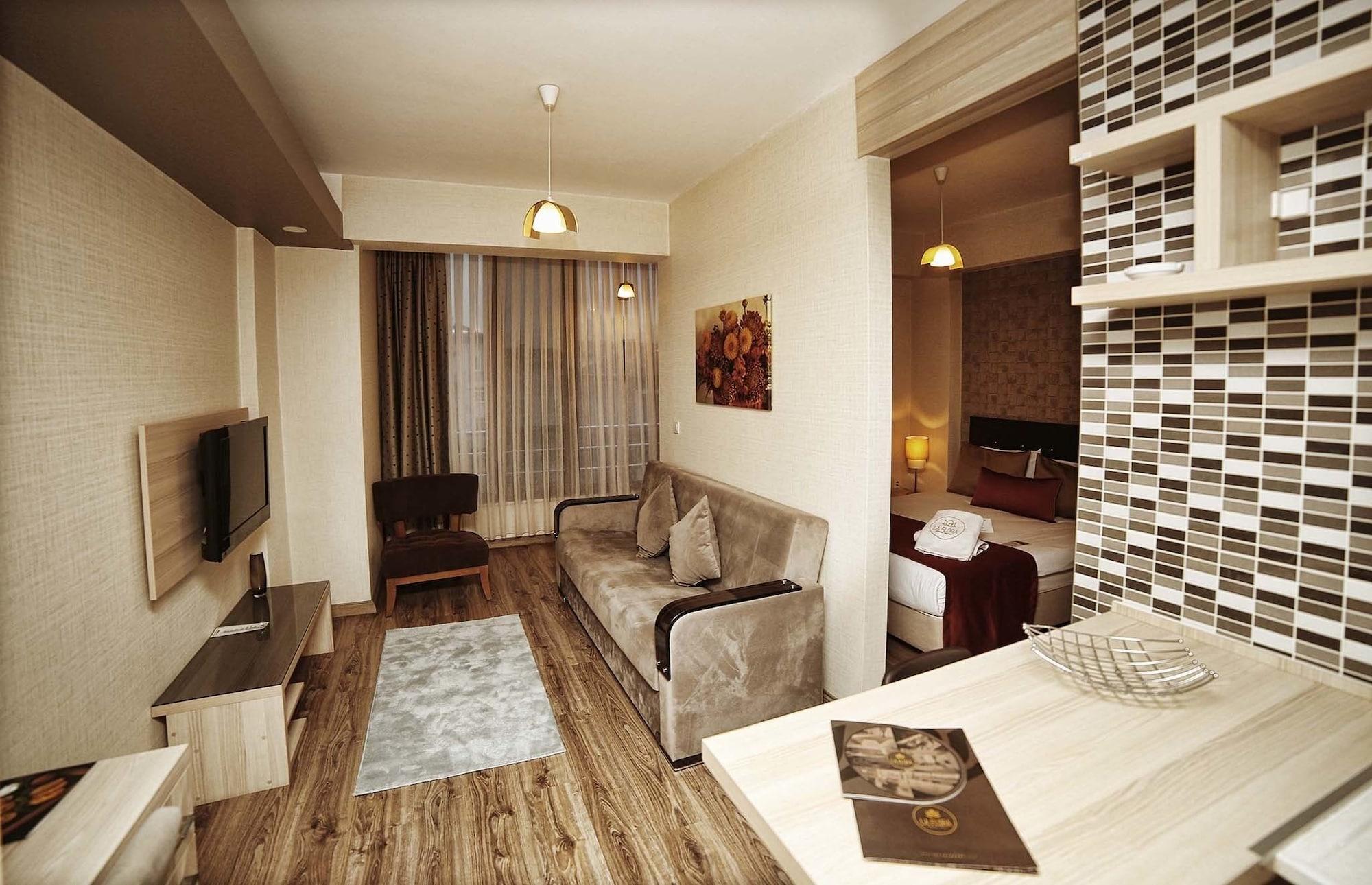 La Flora House Hotel Коджаели Екстериор снимка
