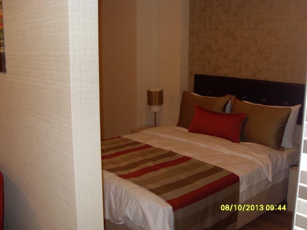 La Flora House Hotel Коджаели Екстериор снимка