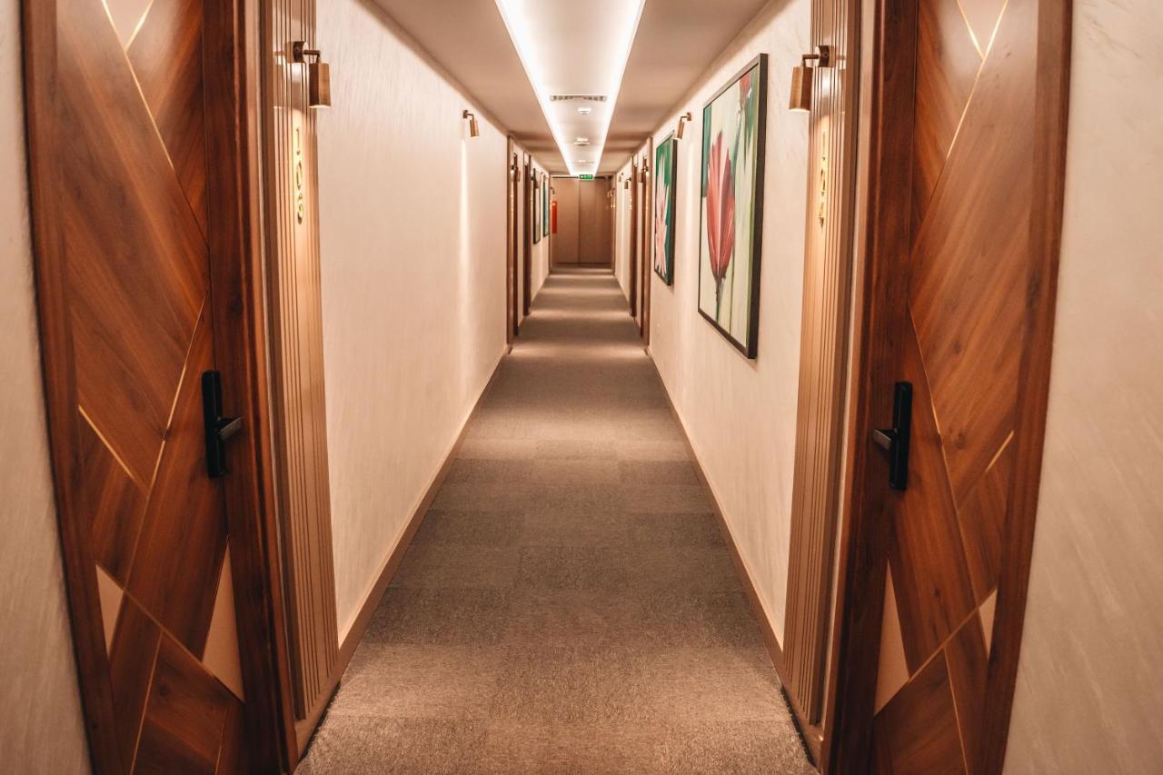 La Flora House Hotel Коджаели Екстериор снимка