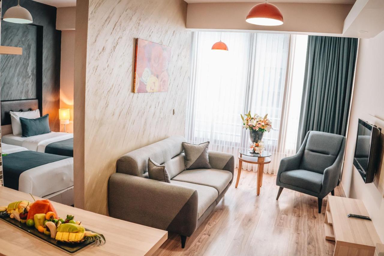 La Flora House Hotel Коджаели Екстериор снимка