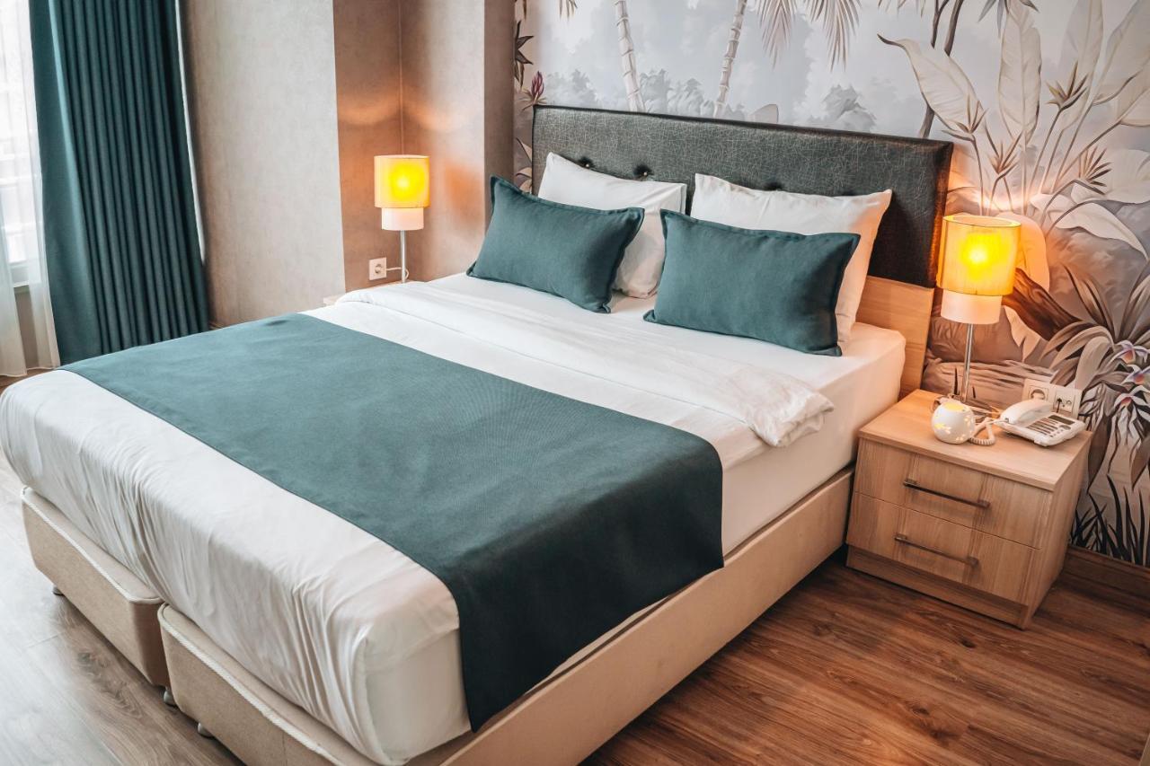 La Flora House Hotel Коджаели Екстериор снимка