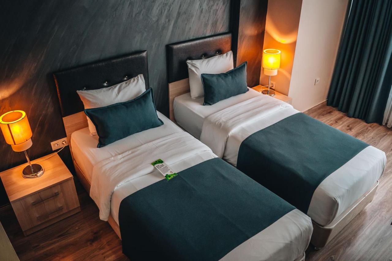 La Flora House Hotel Коджаели Екстериор снимка